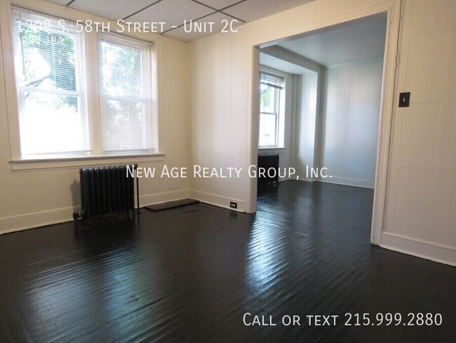 Building Photo - Spacious 1 bedroom, 1 bathroom apartment l...