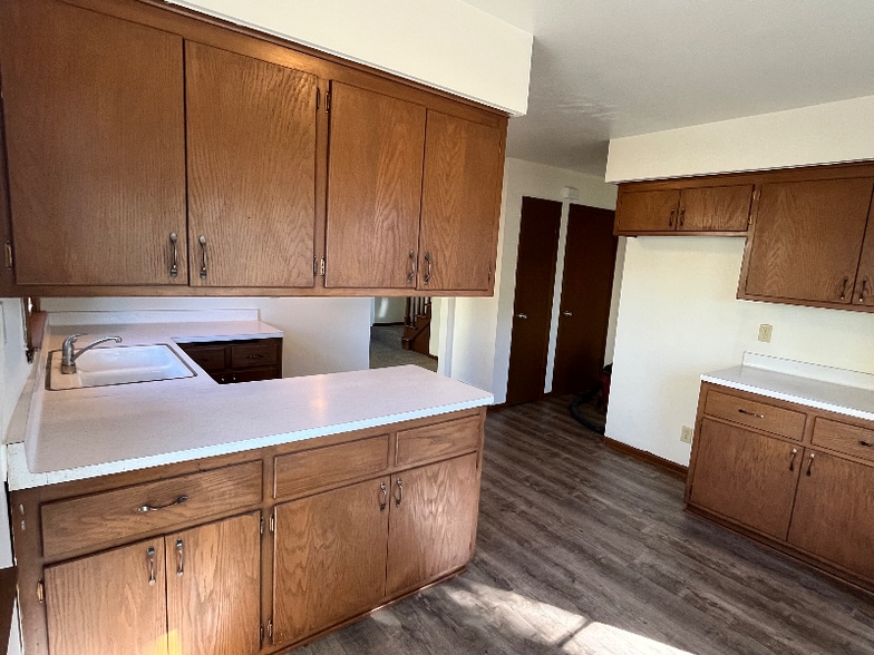 Building Photo - 2 S Grand Ave