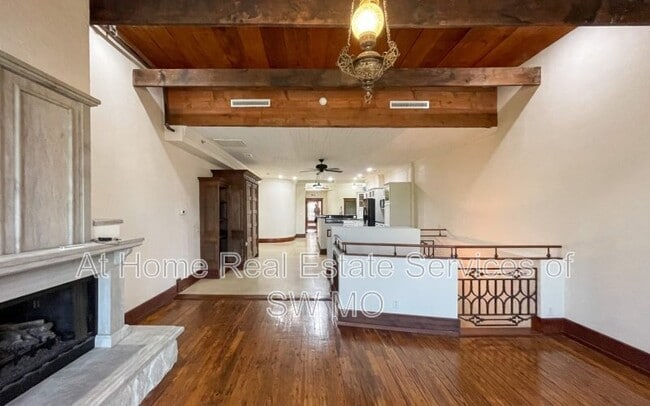 Building Photo - 109 Park Central Square