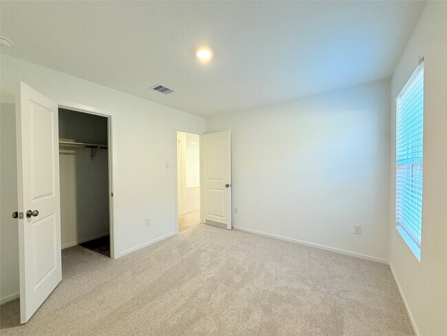 Building Photo - 6831 Flowering Ginger Ln