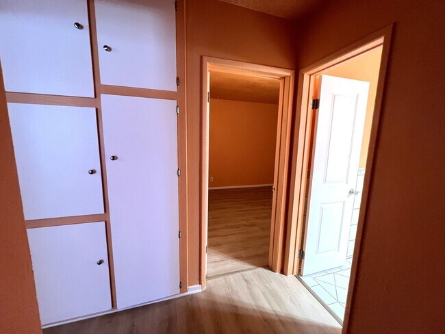 Building Photo - Inglewood Duplex