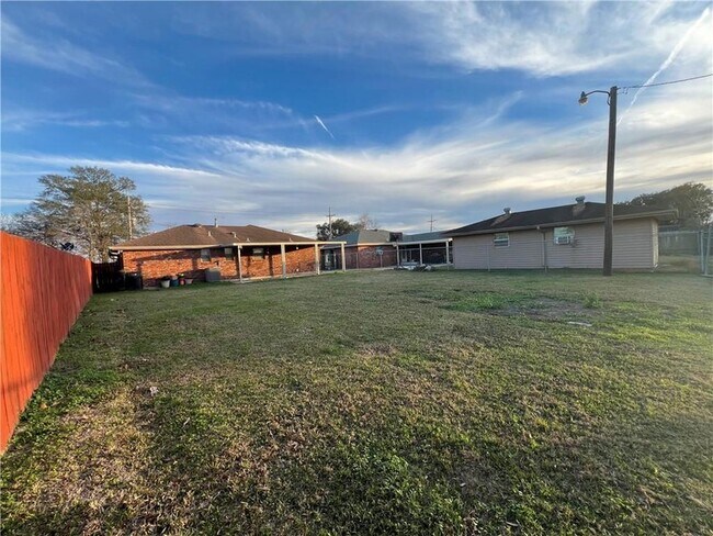 Building Photo - 2816 Munster Blvd