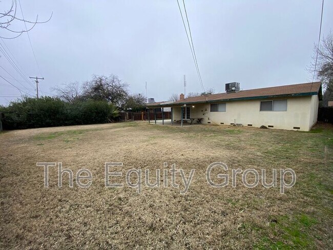 Building Photo - 4327 W School Ave