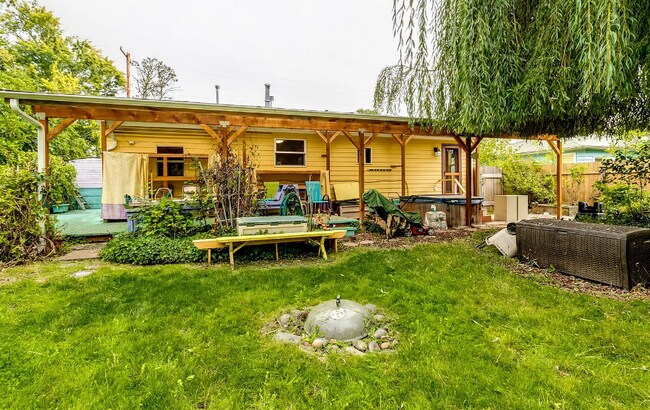 Building Photo - 1940 Hayes St