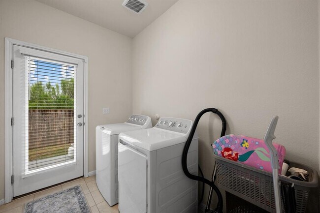 Building Photo - 6109 Arbor Crest Ln