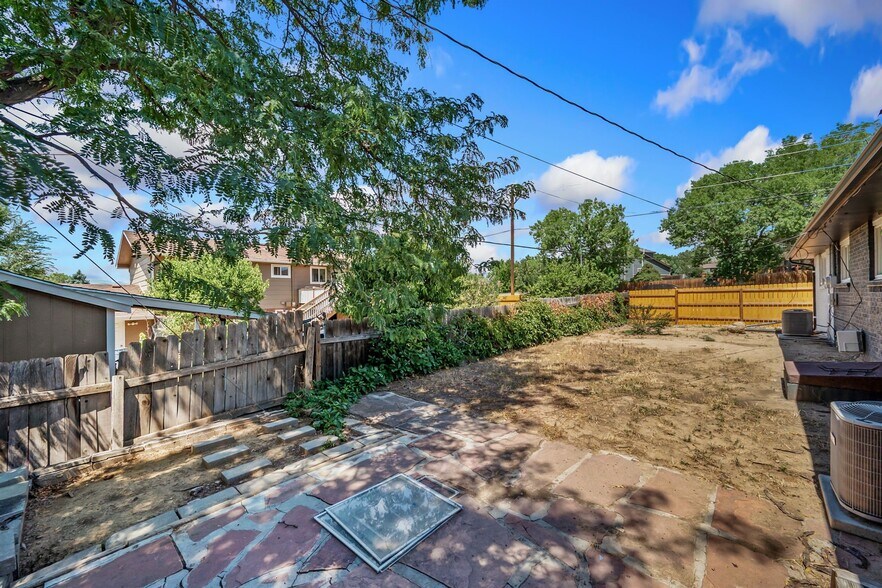 Building Photo - 1641 Lashley St