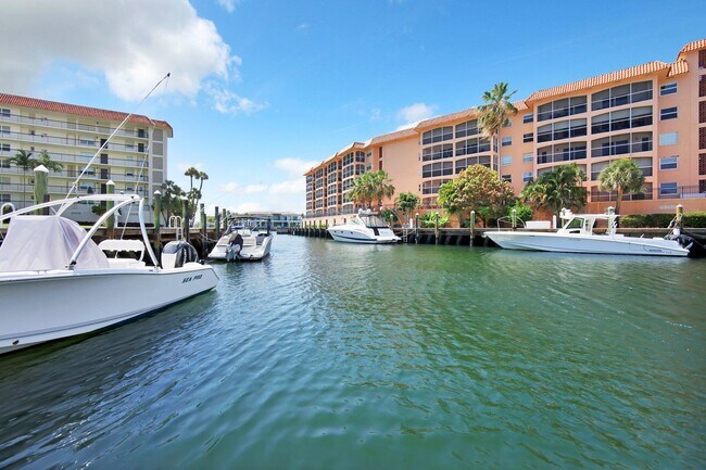 Building Photo - 2871 N Ocean Blvd