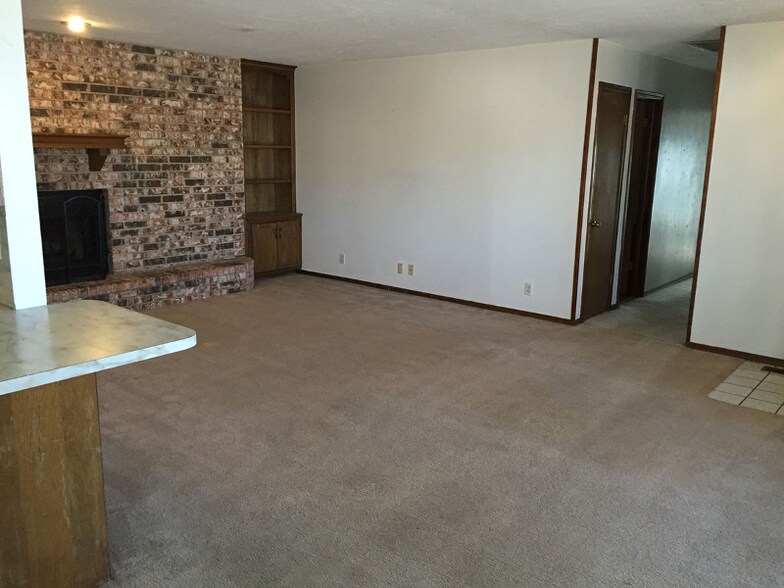 Building Photo - 304 Willow Branch Rd