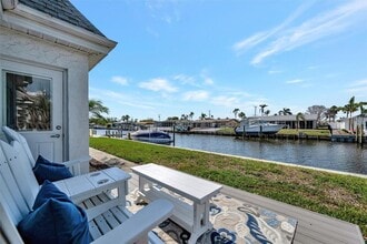 Building Photo - 9822 Desoto Ct