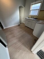 Building Photo - 4073 Clarendon Rd