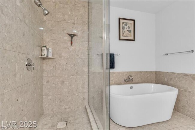 Building Photo - 4525 Dean Martin Dr