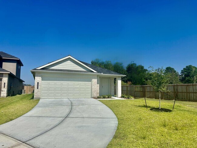 Primary Photo - 1002 Muscadine Vine Ln