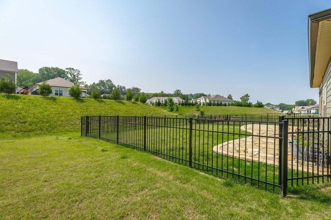 Building Photo - 5038 Shelterwood Dr NE