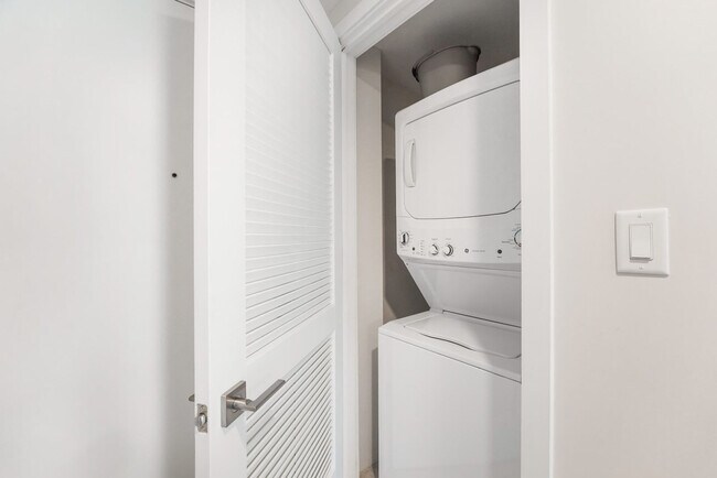 Building Photo - 3900 Biscayne Blvd