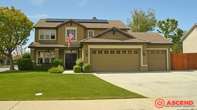 Primary Photo - Darling Home in Olive Dr Area!