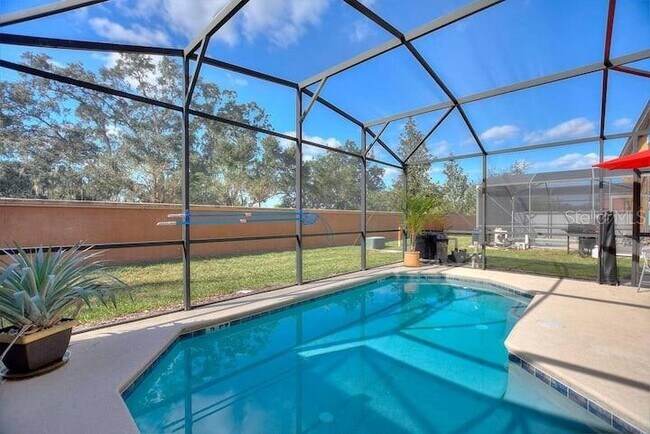 Building Photo - 820 Las Fuentes Dr