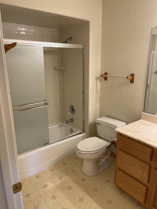 Building Photo - 508 S K St