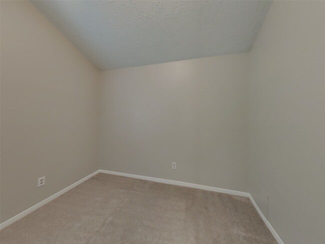 Building Photo - 6615 Laurel Glen Dr