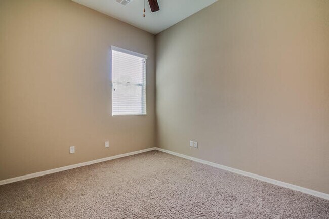 Building Photo - 3 Bedroom - 2 Bath plus Den - 2224 Sq. Ft....