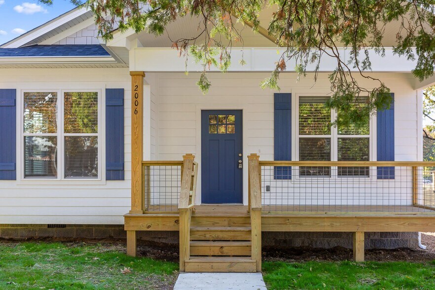 Building Photo - 2006 E 14th St