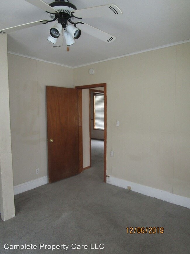 Building Photo - 2 br, 1 bath House - 2502 W. Godman Ave.