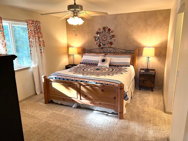 Building Photo - 309 S 15th St