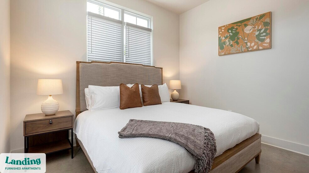 Building Photo - 404 W 26th St