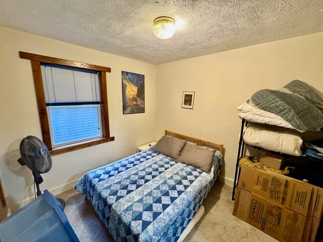 Building Photo - 103 Luton Ave SE