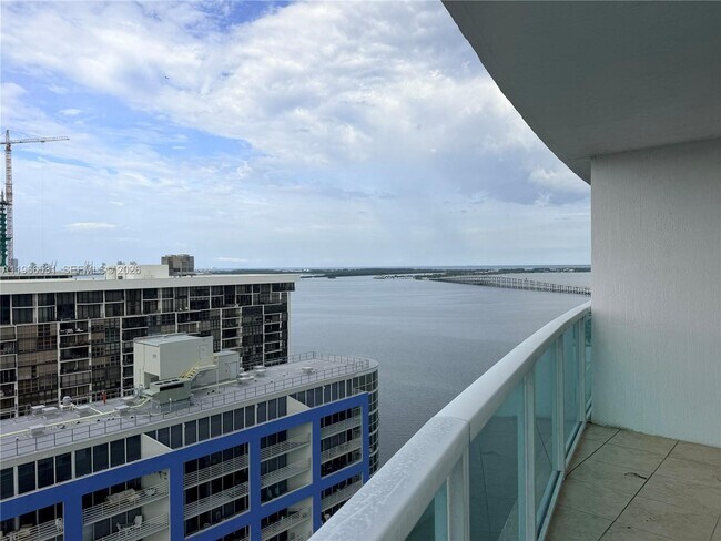 Building Photo - 2101 Brickell Ave