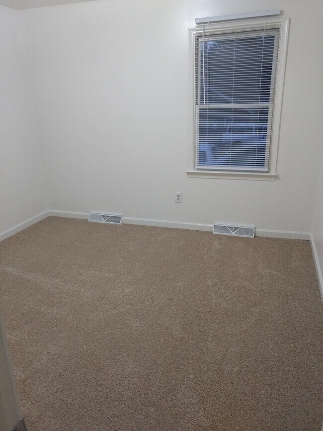 bedroom #1 has walk-in closet - 200 Jefferson St