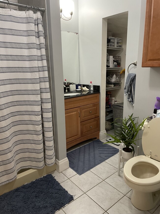 Bathroom #2 - 20 Princeton St