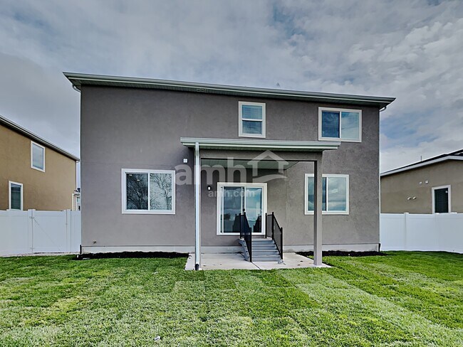 Building Photo - 3294 Fields Ave