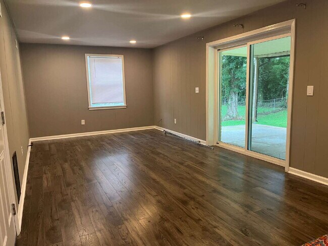Building Photo - 6208 Cedar Point Dr NW