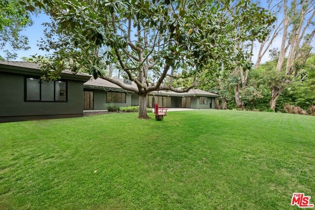 Building Photo - 1027 Acanto Pl