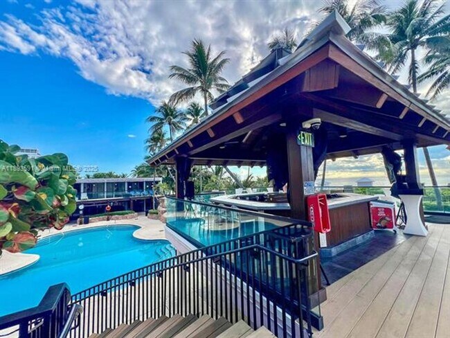 Building Photo - 5225 Collins Ave