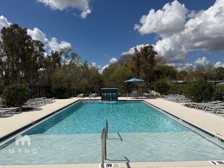 Building Photo - 6046 Shiner St