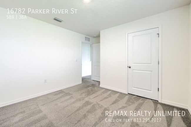 Building Photo - 16782 Parker River St