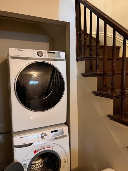 Washer/Dryer - 70 Ocean Ave