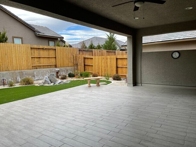 Building Photo - Beautiful Home in 55+ Community