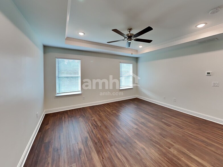 Building Photo - 4010 Chivalry Dr