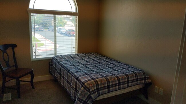 BR 1 - 122 S Tamarak Cir
