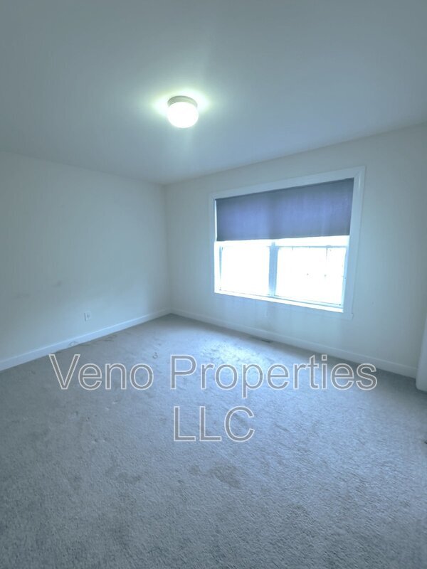 Building Photo - 17 Ironwood Street