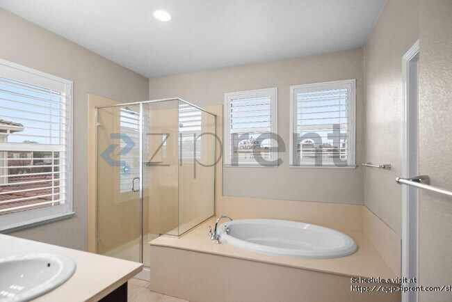 Building Photo - 1726 Hummingbird Way