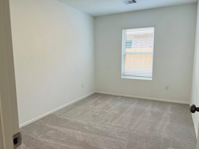 Building Photo - 17731 Grv Hl Dr