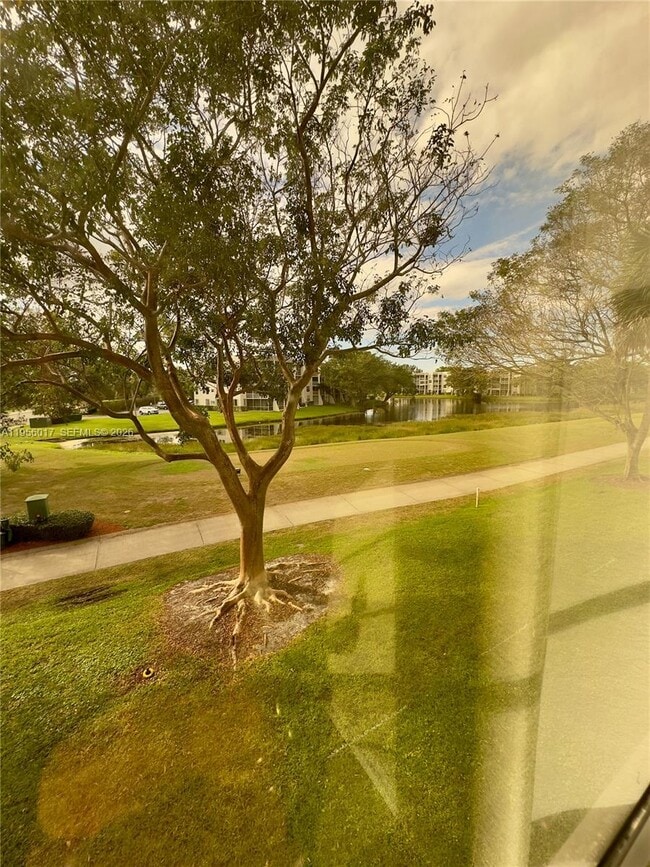 Building Photo - 1715 Whitehall Dr