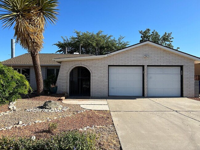 Building Photo - Single Family Home