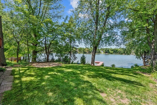 Building Photo - 24060 N Lakeside Dr