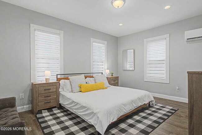 Building Photo - 148 Heck Ave