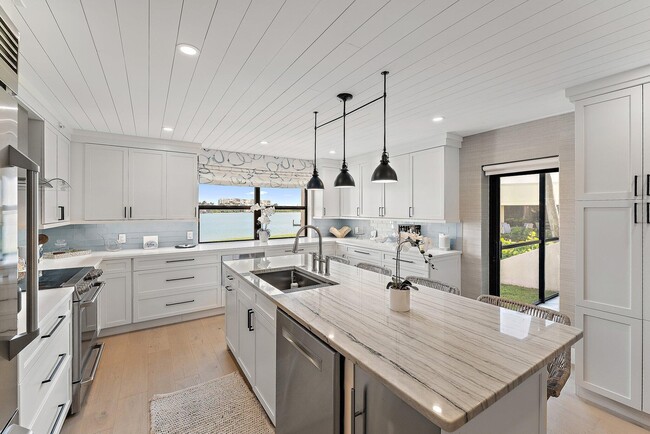 Building Photo - 19800 Sandpointe Bay Dr