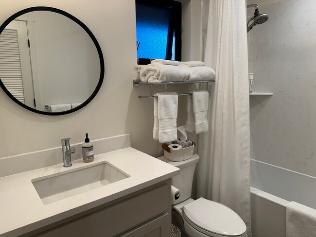 Building Photo - 125 Kennedy Ln